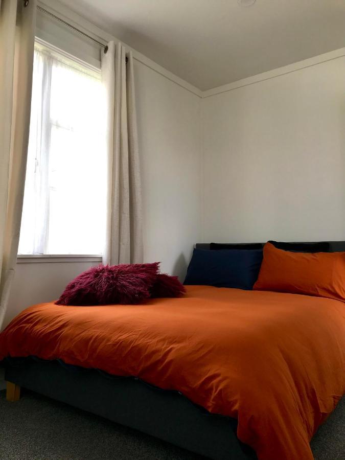 Bright & Comfy Stay In Newly Renovated Home With Parking โอ๊คแลนด์ ภายนอก รูปภาพ