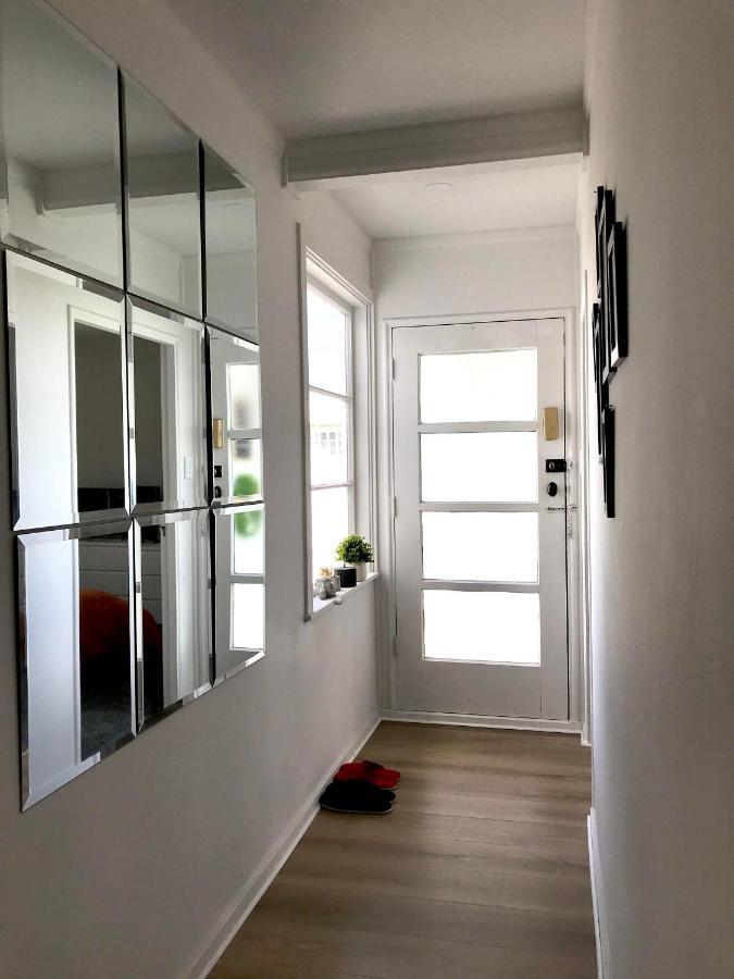 Bright & Comfy Stay In Newly Renovated Home With Parking โอ๊คแลนด์ ภายนอก รูปภาพ