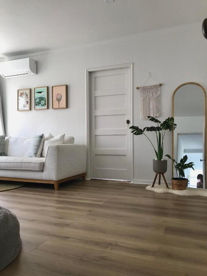 Bright & Comfy Stay In Newly Renovated Home With Parking โอ๊คแลนด์ ภายนอก รูปภาพ