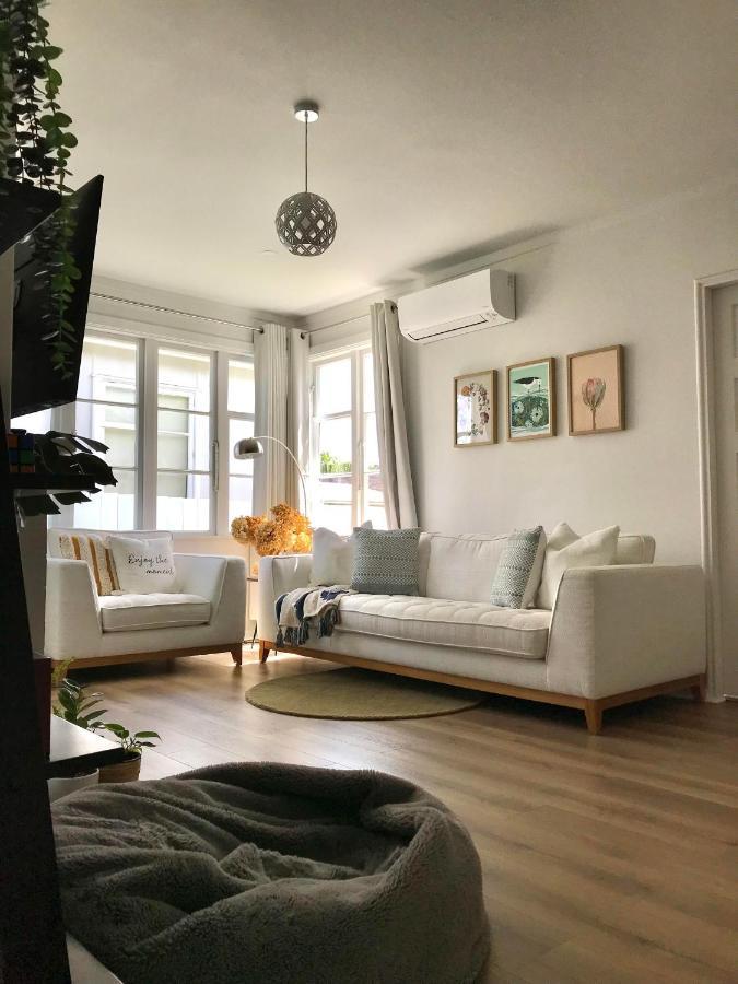 Bright & Comfy Stay In Newly Renovated Home With Parking โอ๊คแลนด์ ภายนอก รูปภาพ