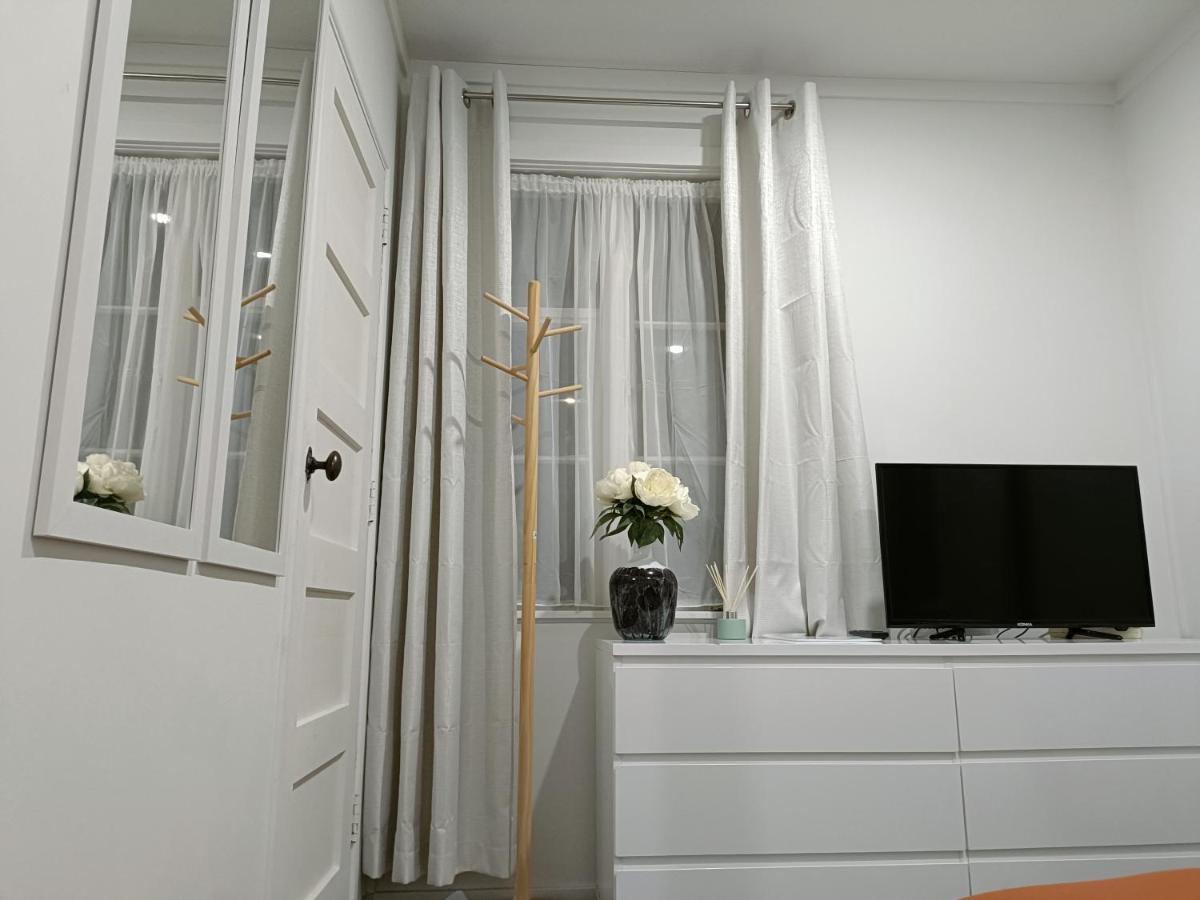 Bright & Comfy Stay In Newly Renovated Home With Parking โอ๊คแลนด์ ภายนอก รูปภาพ